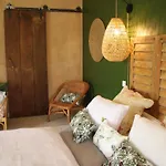 La Demeure Des Maitres فندق مبيت وإفطار Chirols