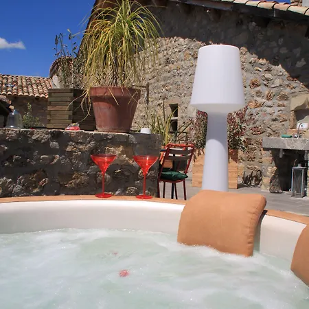 La Demeure Des Maitres Bed & Breakfast 3*