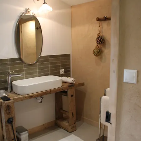 La Demeure Des Maitres 3* Chirols