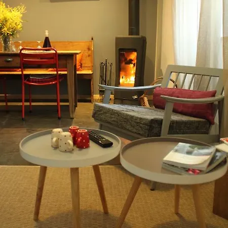 La Demeure Des Maitres Bed & Breakfast 3*