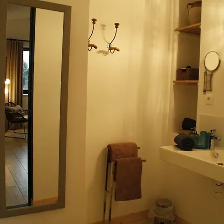 La Demeure Des Maitres Bed & Breakfast