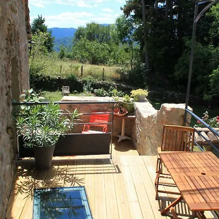 La Demeure Des Maitres Bed & Breakfast