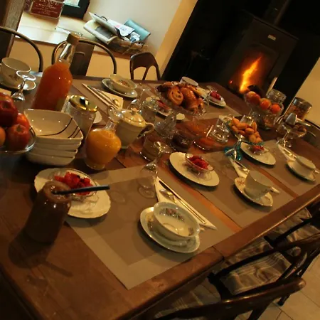 La Demeure Des Maitres Bed & Breakfast