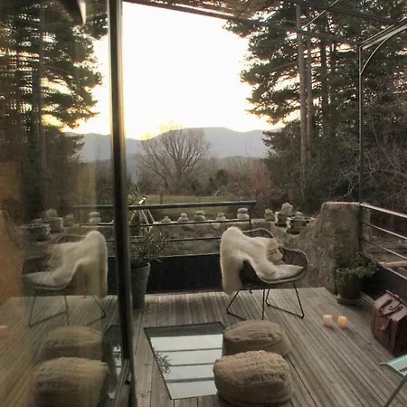 La Demeure Des Maitres Bed & Breakfast