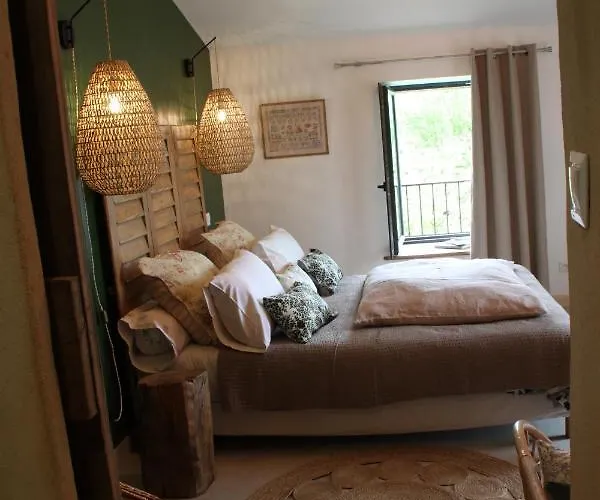 La Demeure Des Maitres 3* Chirols