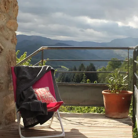 La Demeure Des Maitres Couette-café Chirols